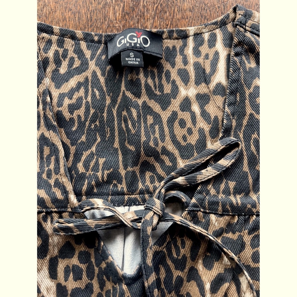 Gigio USA Tiered Leopard Print Babydoll Puff Sleeve Tie Front Top V-neck Small - Picture 4 of 8
